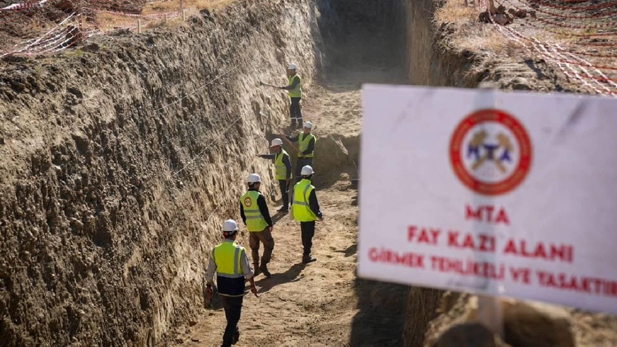 Kocaeli için korkutan senaryo!  3 ilçe 5.5 üzeri deprem üretebilir